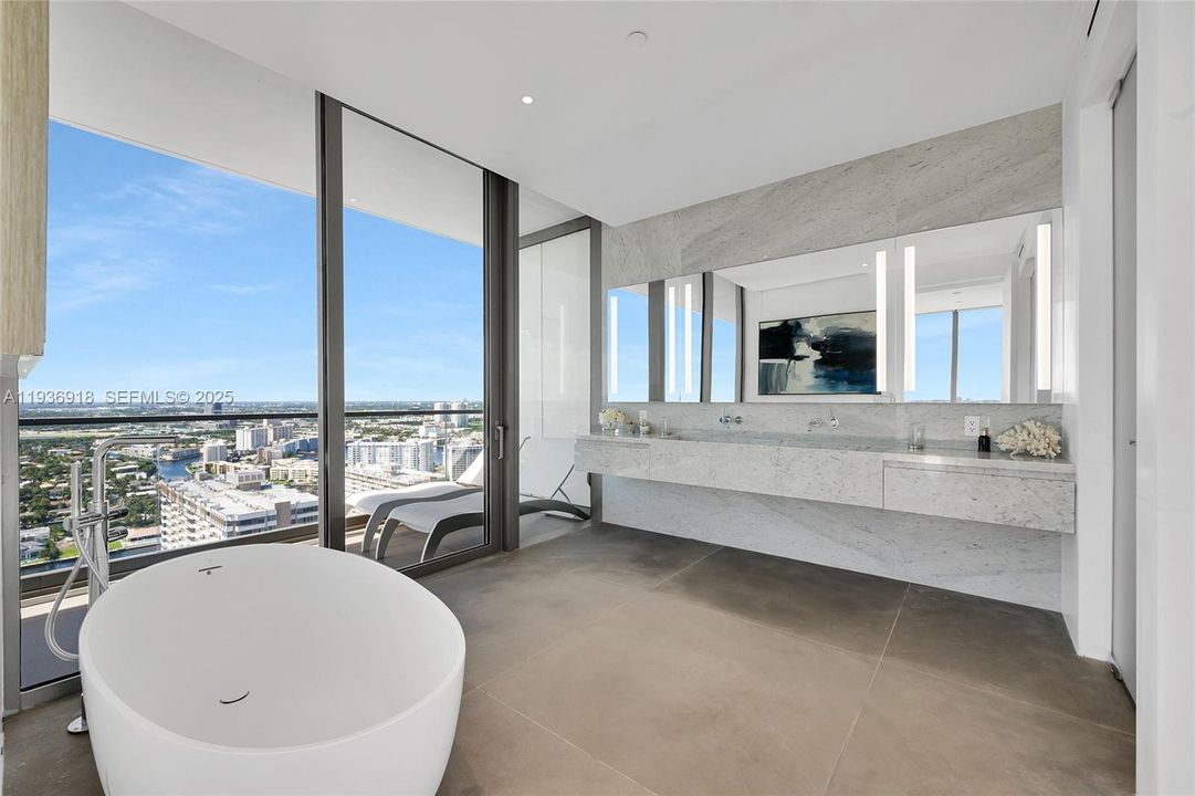 For Sale: $4,595,000 (3 beds, 3 baths, 2549 Square Feet)