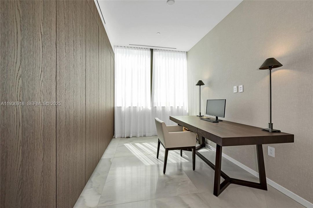 For Sale: $4,595,000 (3 beds, 3 baths, 2549 Square Feet)