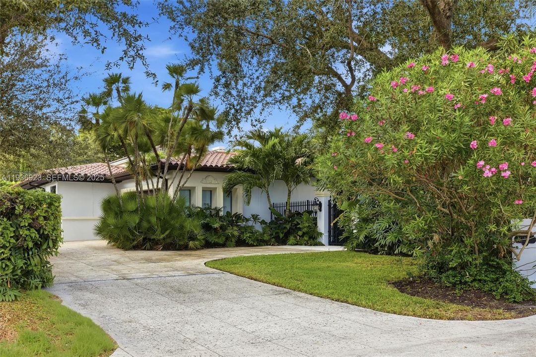 待售: $3,350,000 (6 贝兹, 3 浴室, 3350 平方英尺)