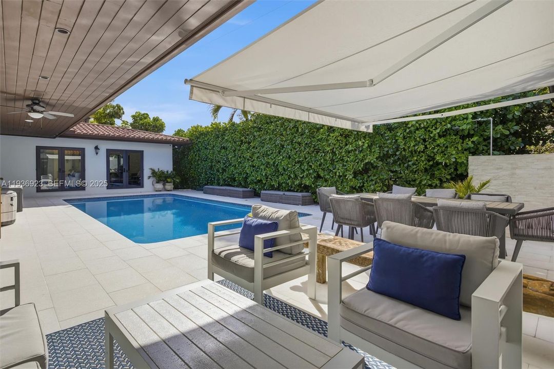 待售: $3,350,000 (6 贝兹, 3 浴室, 3350 平方英尺)