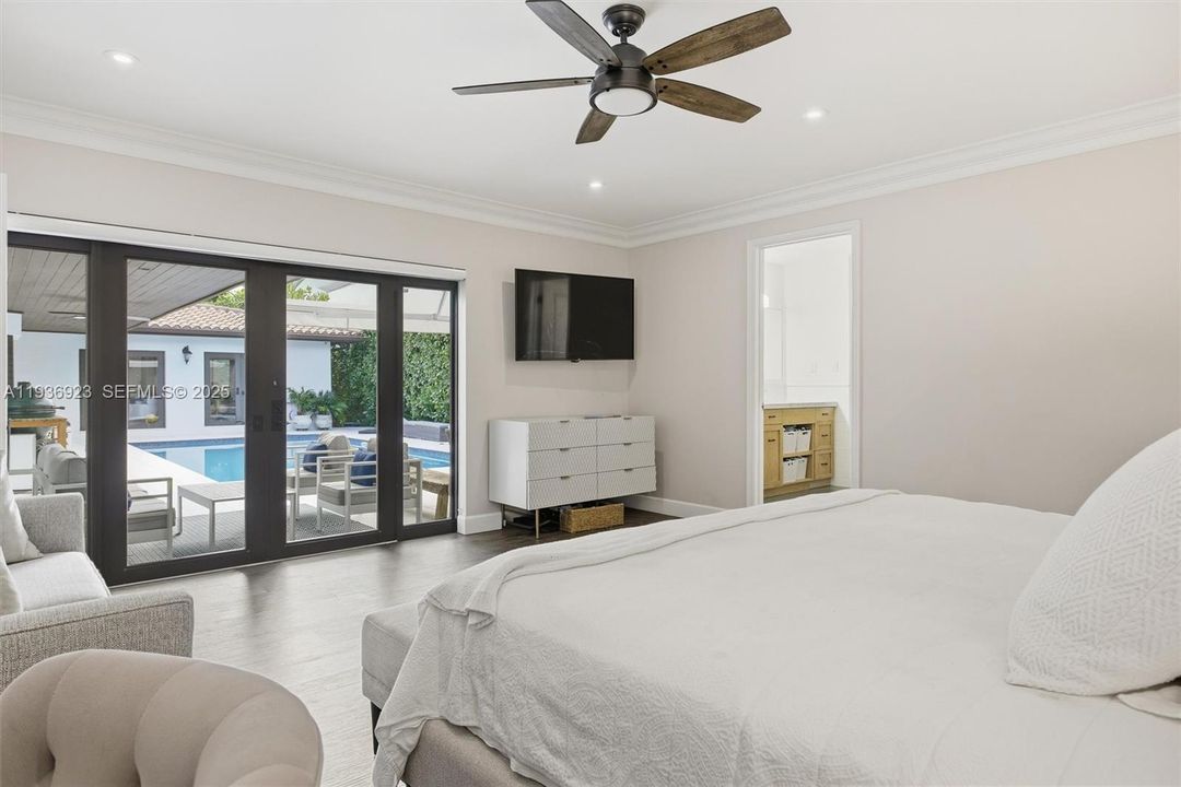 待售: $3,350,000 (6 贝兹, 3 浴室, 3350 平方英尺)