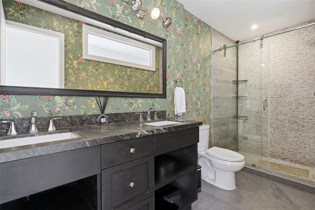 待售: $3,350,000 (6 贝兹, 3 浴室, 3350 平方英尺)