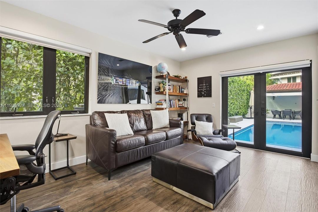 待售: $3,350,000 (6 贝兹, 3 浴室, 3350 平方英尺)