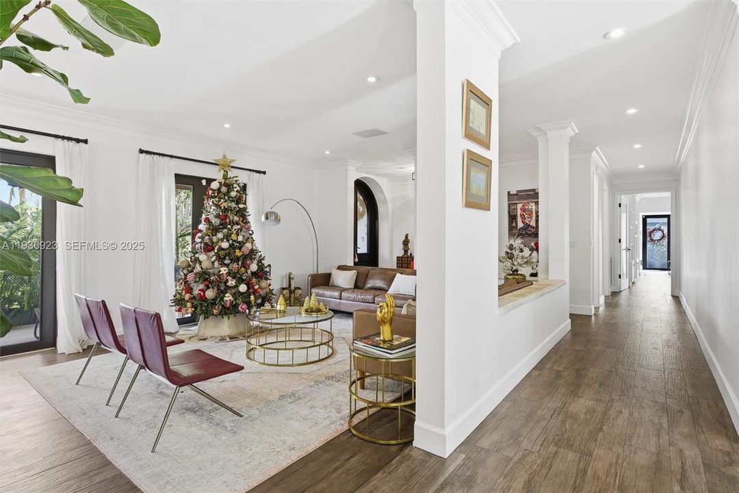 待售: $3,350,000 (6 贝兹, 3 浴室, 3350 平方英尺)