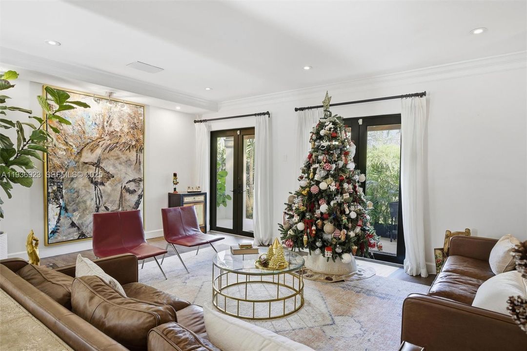 待售: $3,350,000 (6 贝兹, 3 浴室, 3350 平方英尺)