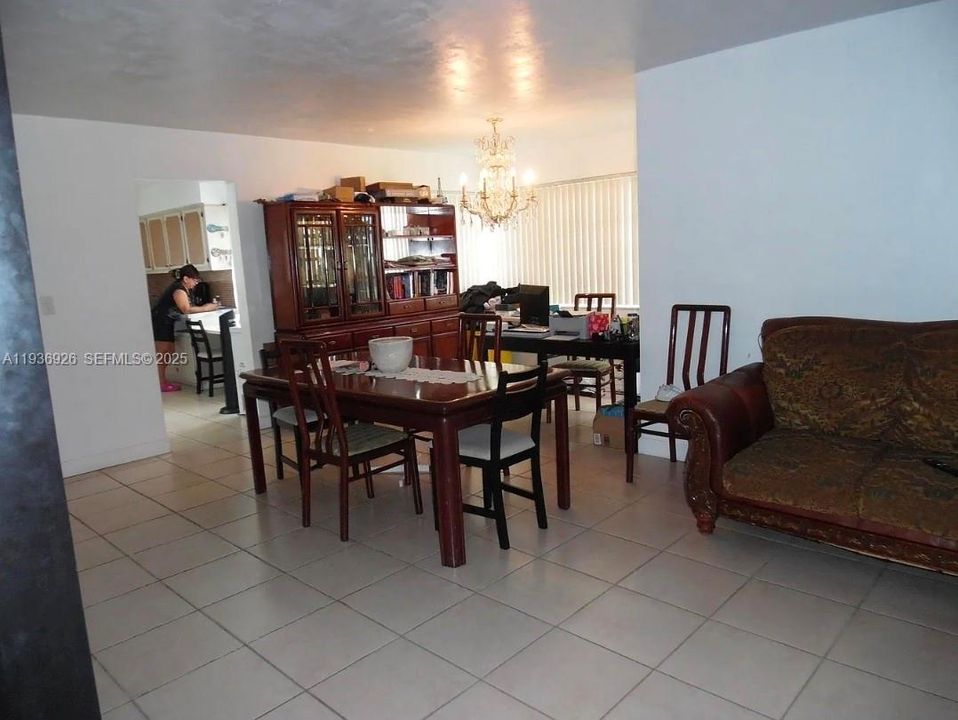 For Sale: $220,000 (2 beds, 2 baths, 1116 Square Feet)