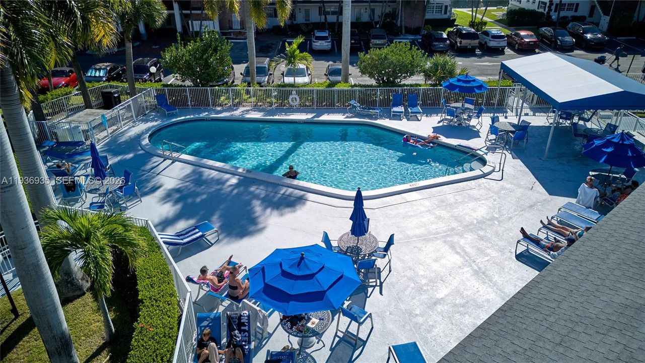 For Sale: $335,500 (2 beds, 2 baths, 1050 Square Feet)