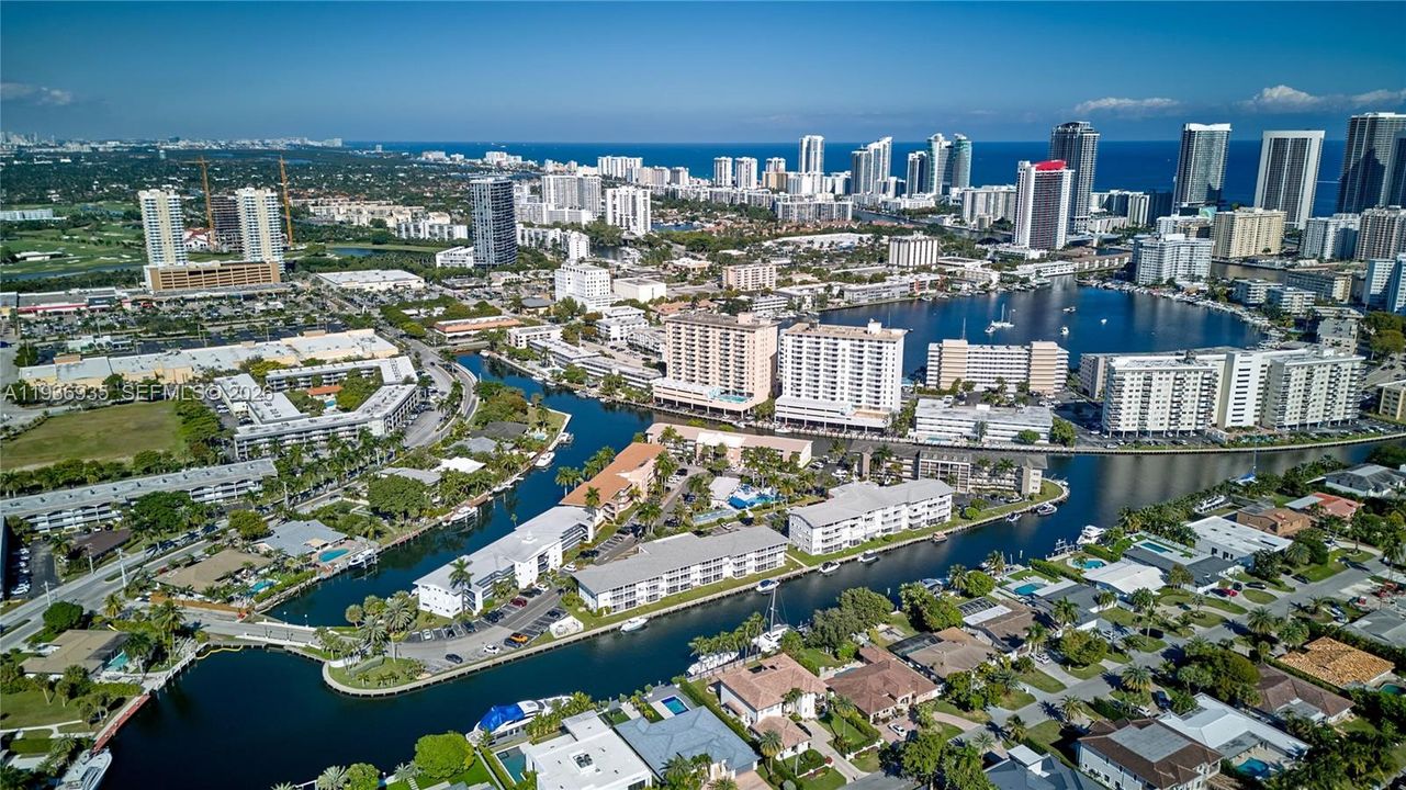 For Sale: $335,500 (2 beds, 2 baths, 1050 Square Feet)