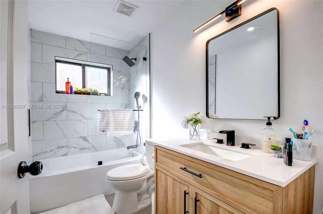 出租: $4,800 (4 贝兹, 3 浴室, 1616 平方英尺)