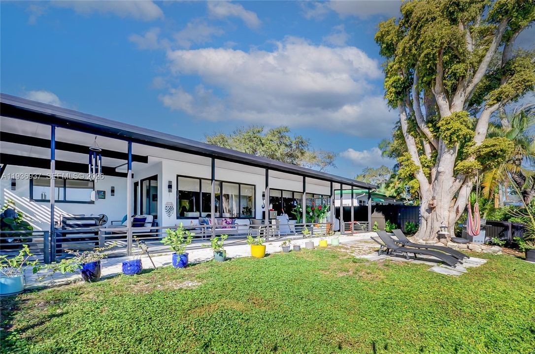 出租: $4,800 (4 贝兹, 3 浴室, 1616 平方英尺)