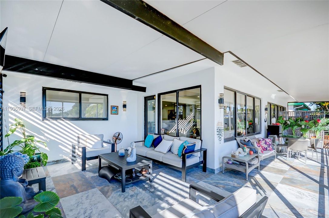 出租: $4,800 (4 贝兹, 3 浴室, 1616 平方英尺)