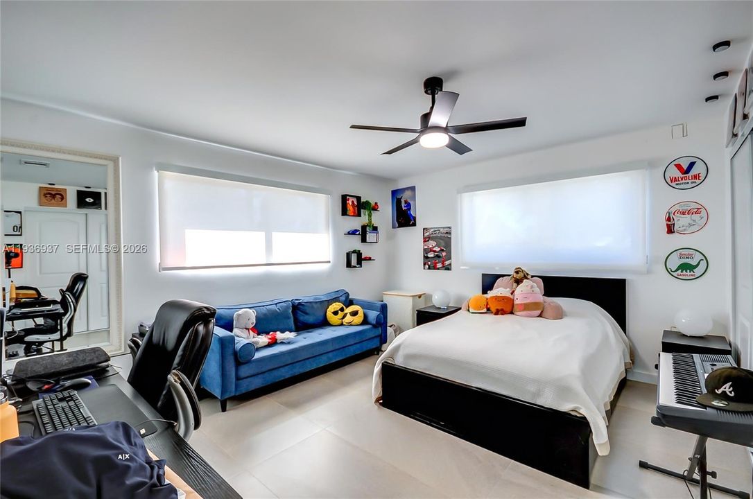 出租: $4,800 (4 贝兹, 3 浴室, 1616 平方英尺)