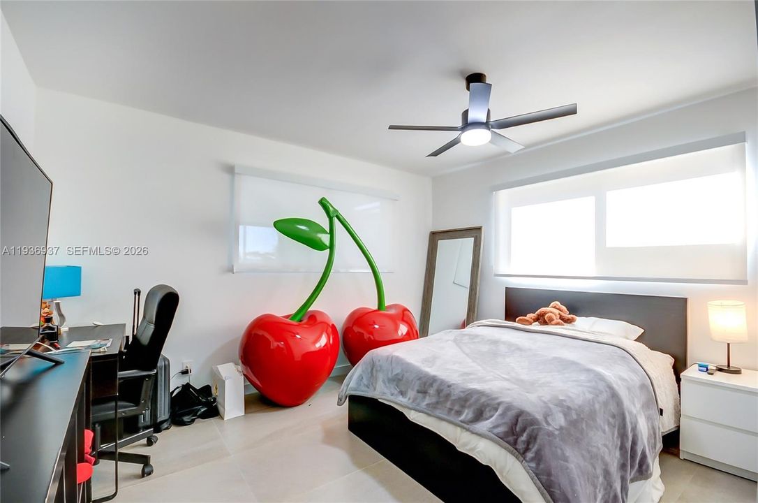 出租: $4,800 (4 贝兹, 3 浴室, 1616 平方英尺)