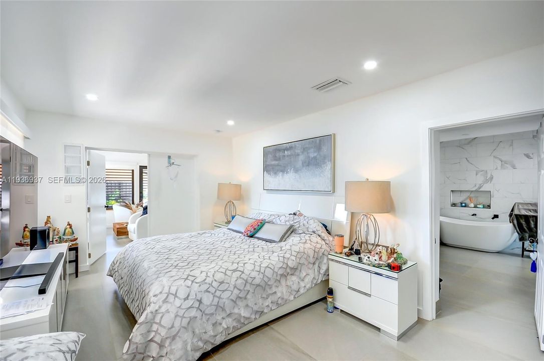 出租: $4,800 (4 贝兹, 3 浴室, 1616 平方英尺)