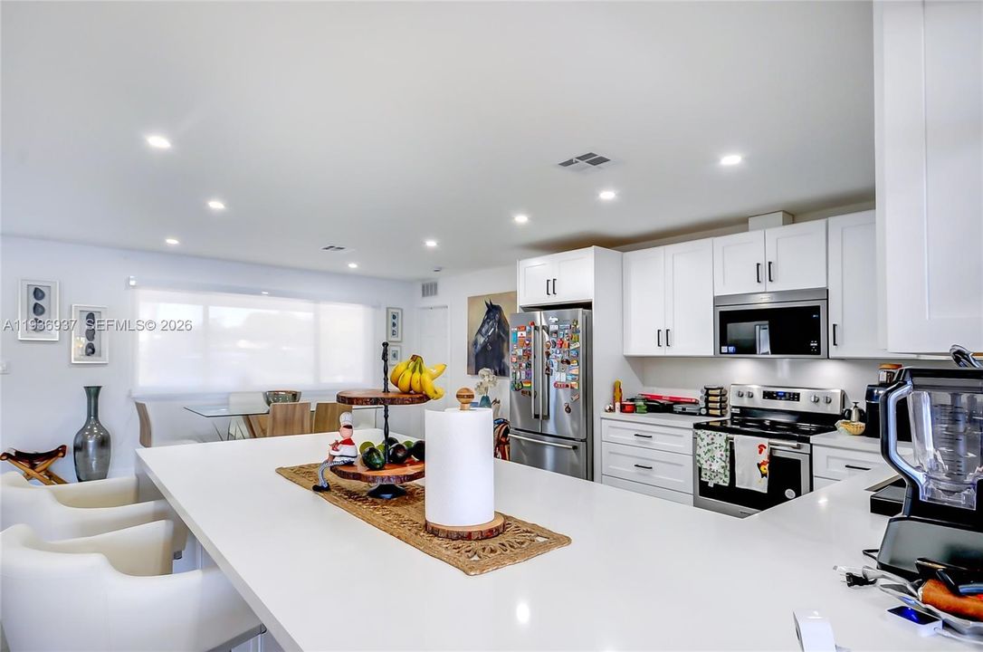 出租: $4,800 (4 贝兹, 3 浴室, 1616 平方英尺)