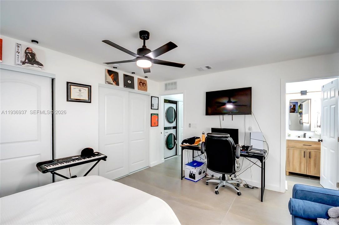 出租: $4,800 (4 贝兹, 3 浴室, 1616 平方英尺)