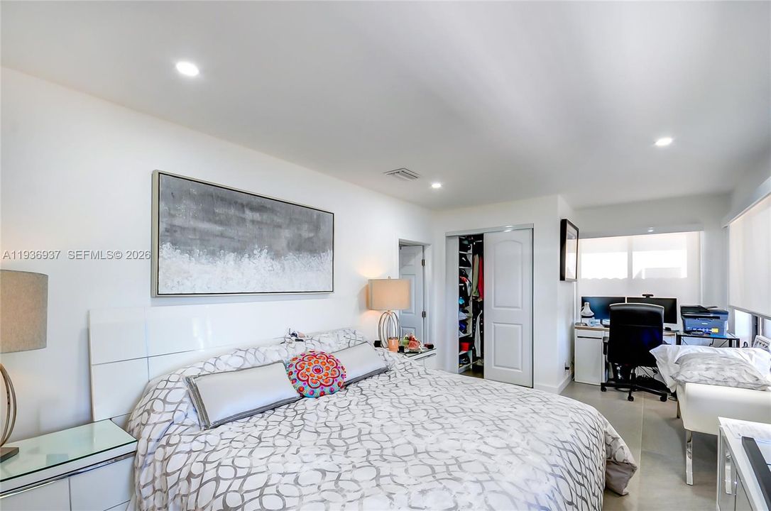 出租: $4,800 (4 贝兹, 3 浴室, 1616 平方英尺)