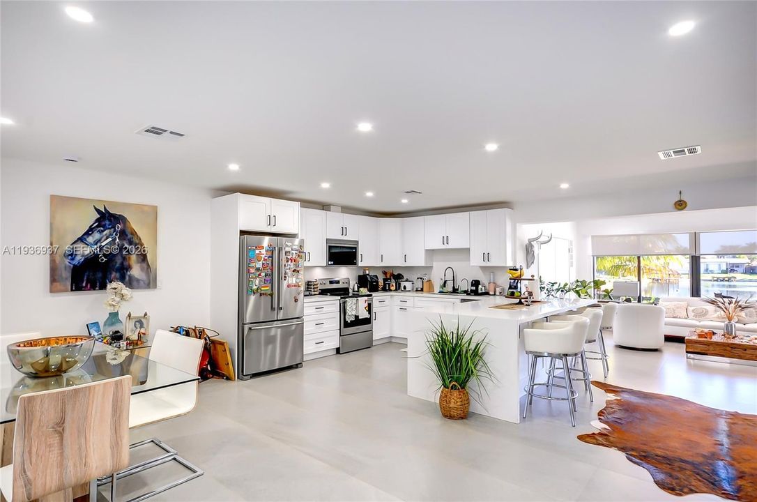 出租: $4,800 (4 贝兹, 3 浴室, 1616 平方英尺)