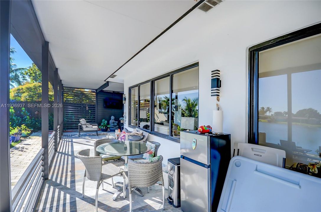 出租: $4,800 (4 贝兹, 3 浴室, 1616 平方英尺)