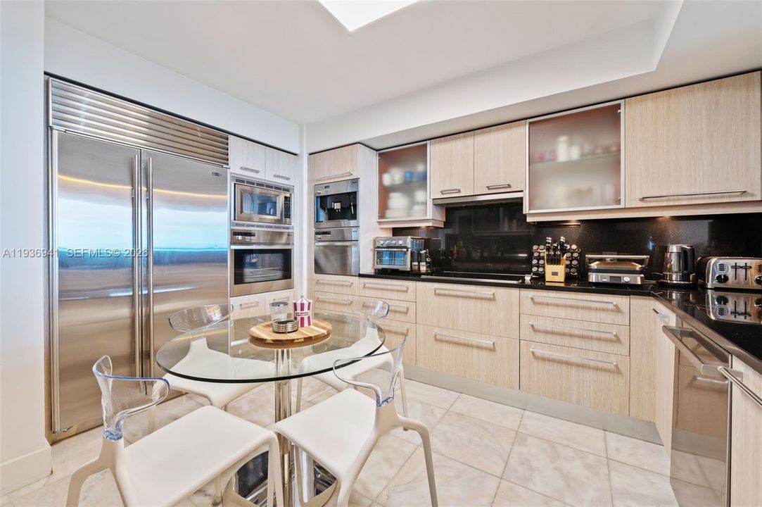 待售: $2,790,000 (3 贝兹, 3 浴室, 2130 平方英尺)