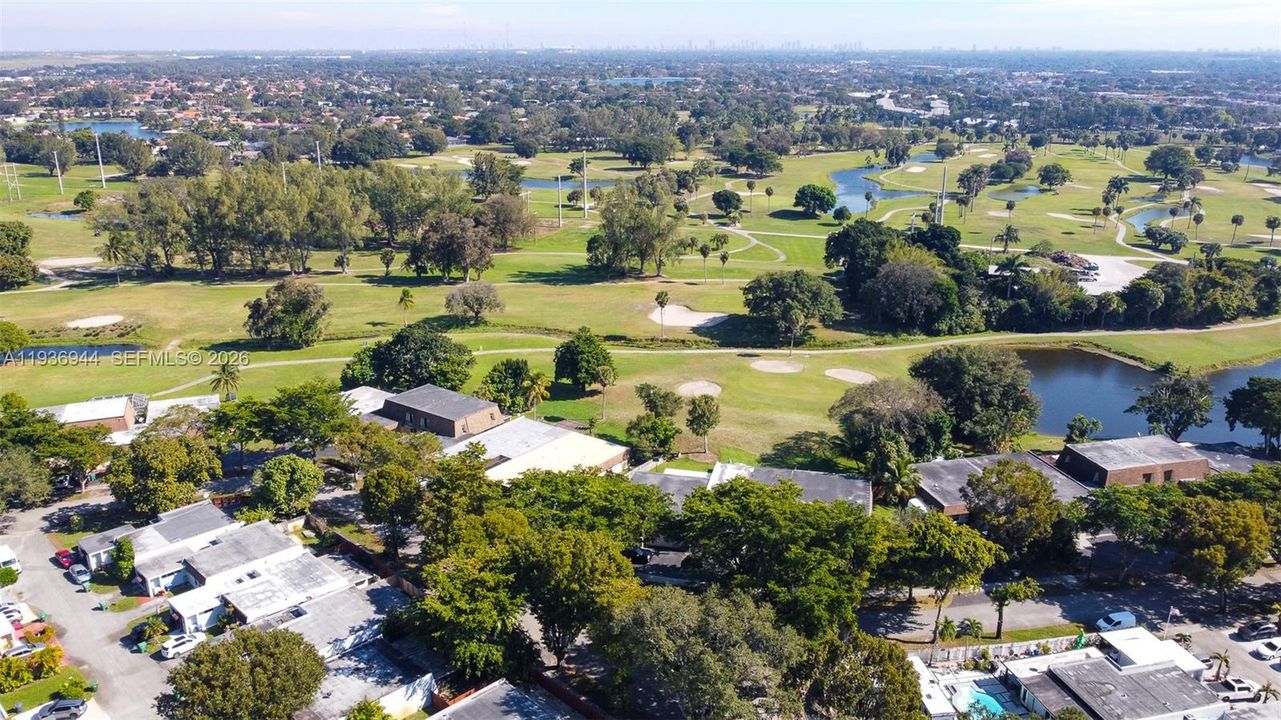 待售: $440,000 (2 贝兹, 2 浴室, 1308 平方英尺)