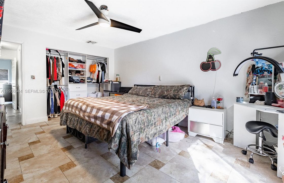 待售: $440,000 (2 贝兹, 2 浴室, 1308 平方英尺)