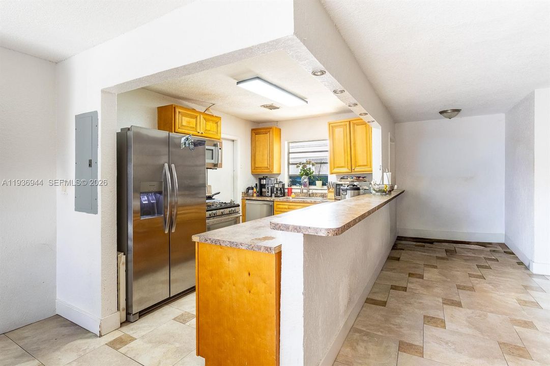 待售: $440,000 (2 贝兹, 2 浴室, 1308 平方英尺)