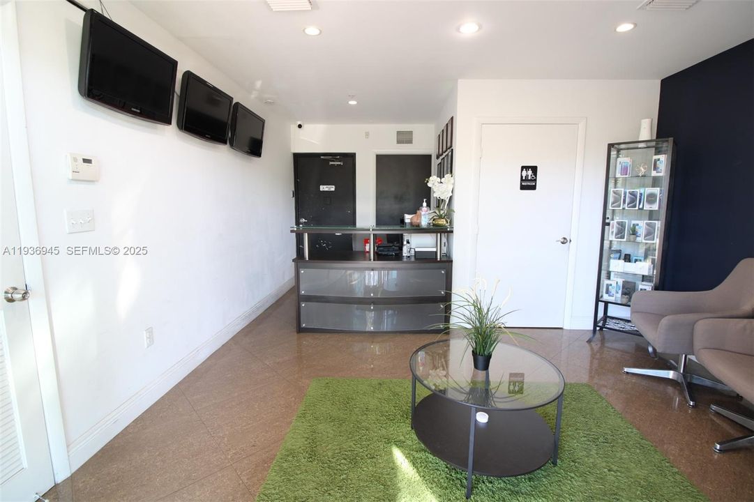 出租: $6,500 (0 贝兹, 0 浴室, 0 平方英尺)