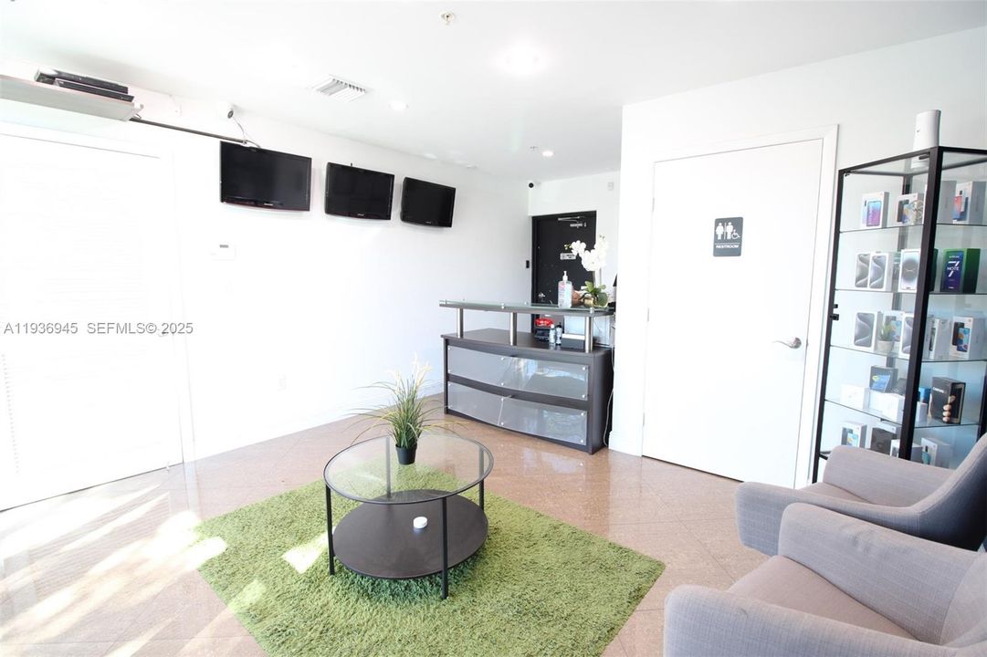 出租: $6,500 (0 贝兹, 0 浴室, 0 平方英尺)