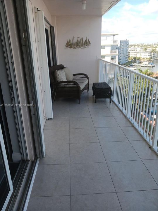 For Rent: $3,000 (2 beds, 2 baths, 1030 Square Feet)