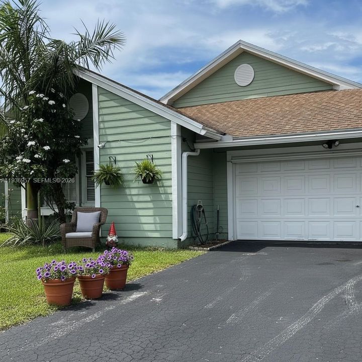 For Sale: $660,000 (4 beds, 2 baths, 1799 Square Feet)