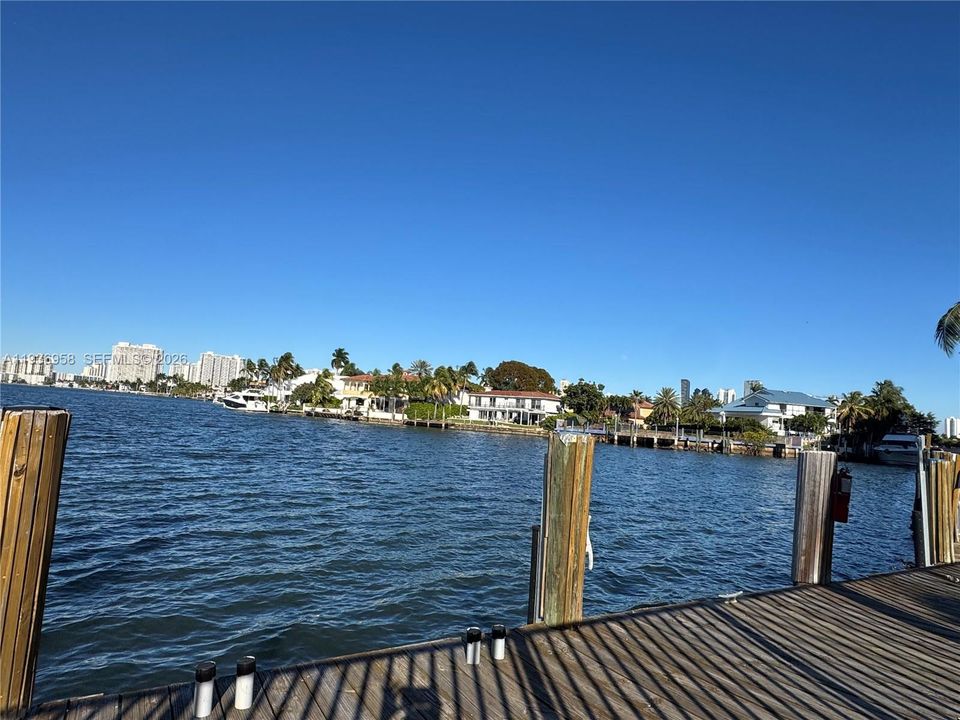 For Rent: $2,650 (2 beds, 2 baths, 1133 Square Feet)