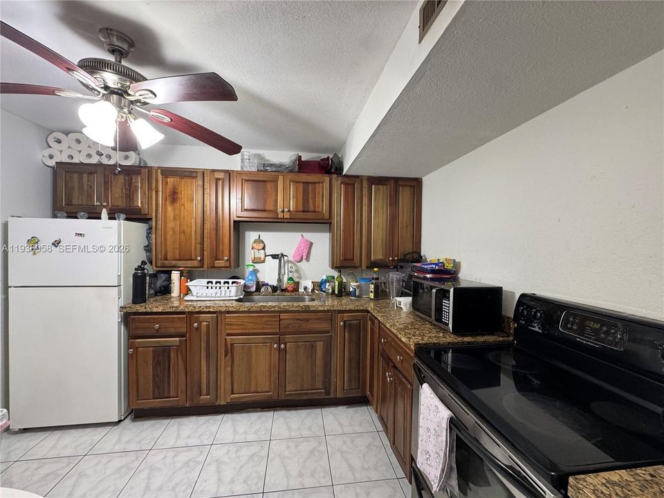 For Rent: $2,650 (2 beds, 2 baths, 1133 Square Feet)