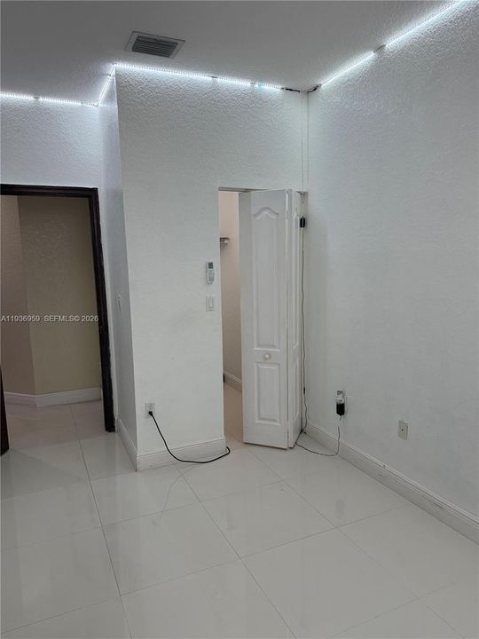 В аренду: $3,500 (5 спален, 3 ванн, 2065 Квадратных фут)