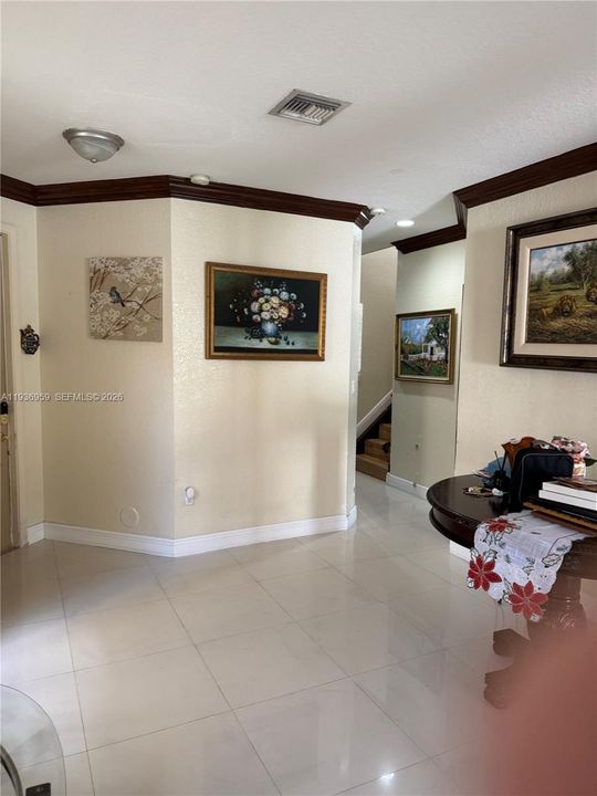 В аренду: $3,500 (5 спален, 3 ванн, 2065 Квадратных фут)