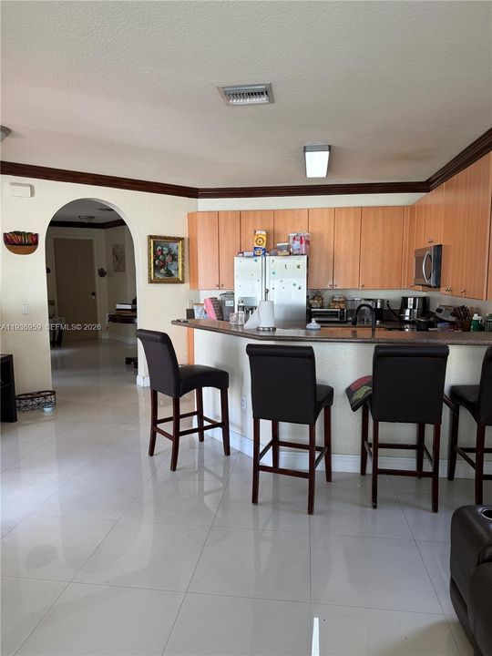 В аренду: $3,500 (5 спален, 3 ванн, 2065 Квадратных фут)