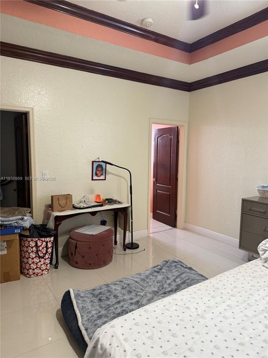 В аренду: $3,500 (5 спален, 3 ванн, 2065 Квадратных фут)