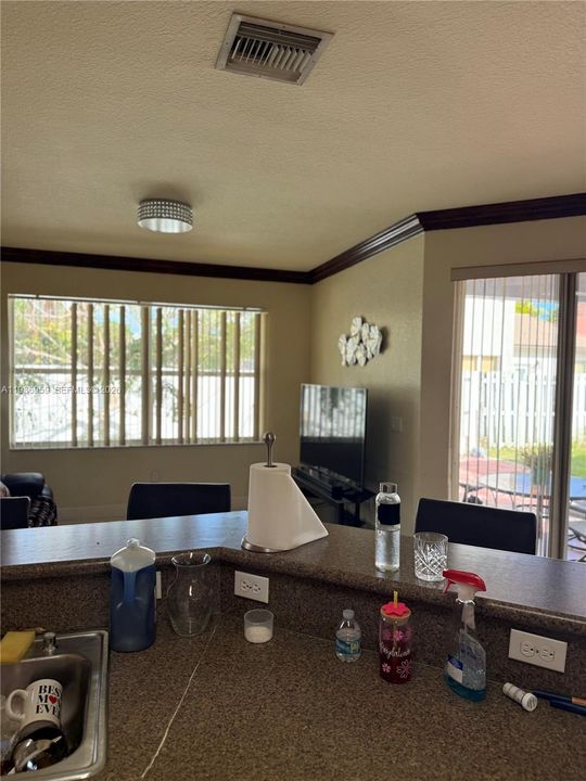 В аренду: $3,500 (5 спален, 3 ванн, 2065 Квадратных фут)