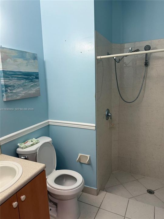 В аренду: $3,500 (5 спален, 3 ванн, 2065 Квадратных фут)