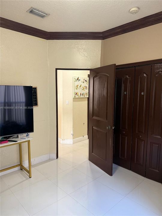 В аренду: $3,500 (5 спален, 3 ванн, 2065 Квадратных фут)