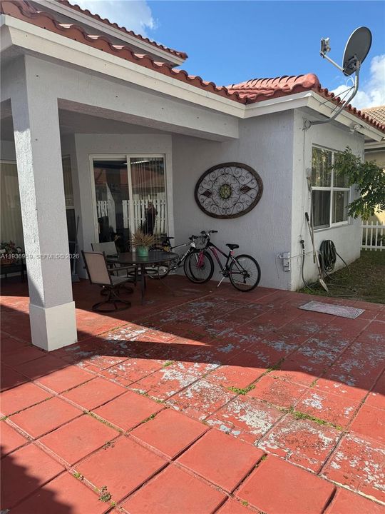 В аренду: $3,500 (5 спален, 3 ванн, 2065 Квадратных фут)