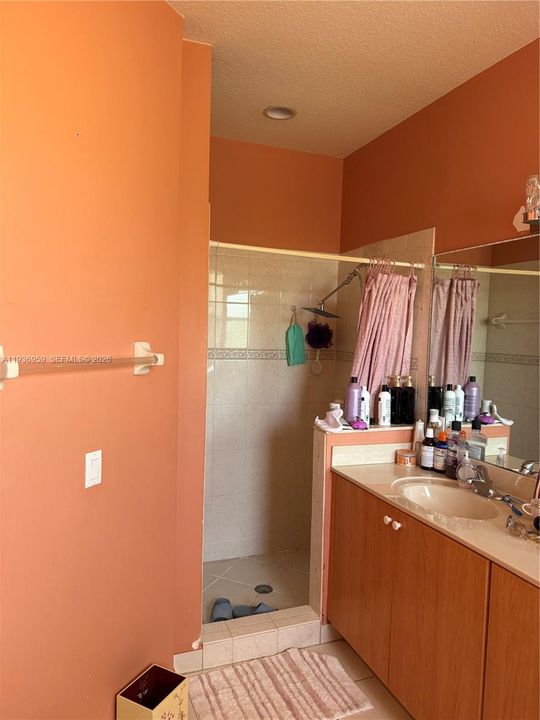 В аренду: $3,500 (5 спален, 3 ванн, 2065 Квадратных фут)