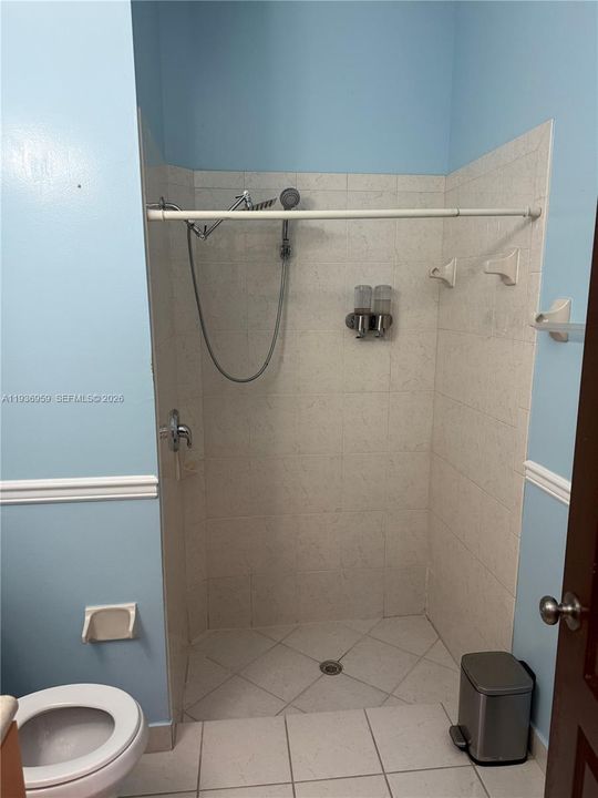 В аренду: $3,500 (5 спален, 3 ванн, 2065 Квадратных фут)