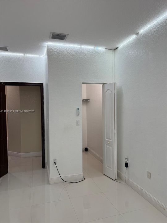 В аренду: $3,500 (5 спален, 3 ванн, 2065 Квадратных фут)