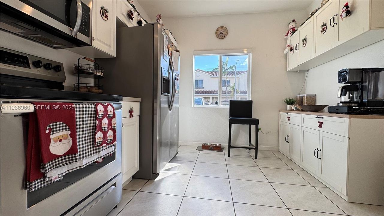 На продажу: $435,000 (3 спален, 2 ванн, 1442 Квадратных фут)