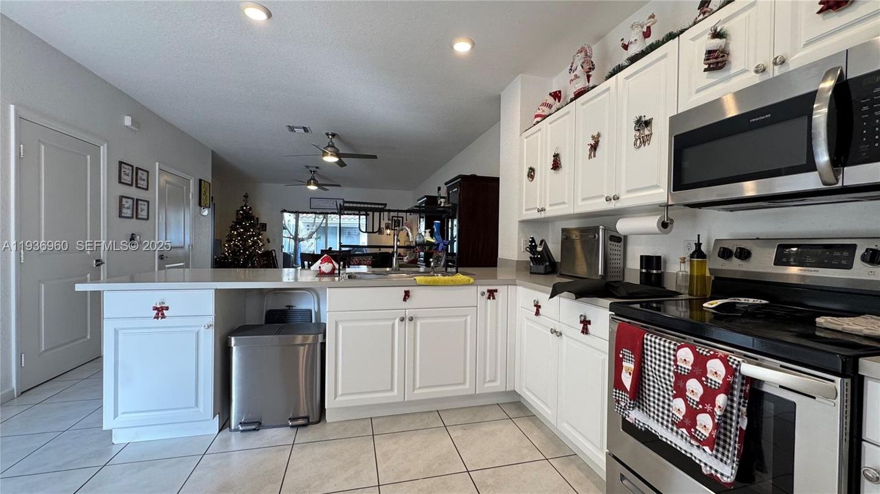 На продажу: $435,000 (3 спален, 2 ванн, 1442 Квадратных фут)