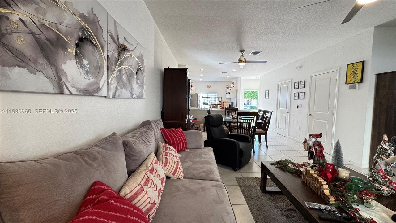 На продажу: $435,000 (3 спален, 2 ванн, 1442 Квадратных фут)