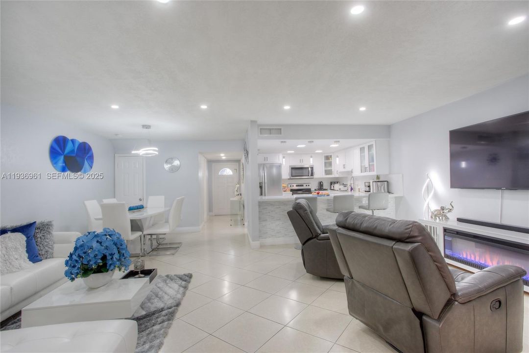 For Sale: $471,500 (3 beds, 2 baths, 1520 Square Feet)