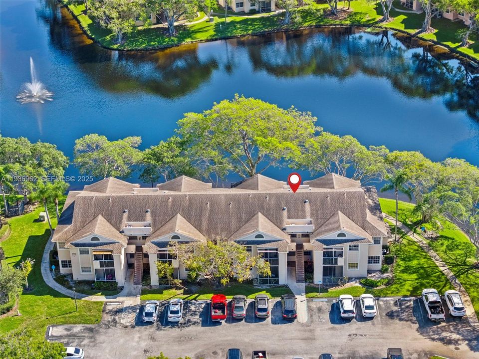 待售: $220,000 (2 贝兹, 2 浴室, 807 平方英尺)