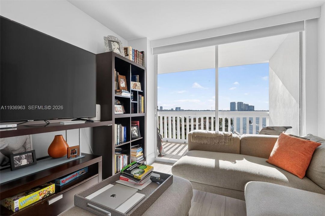 待售: $725,000 (3 贝兹, 2 浴室, 0 平方英尺)